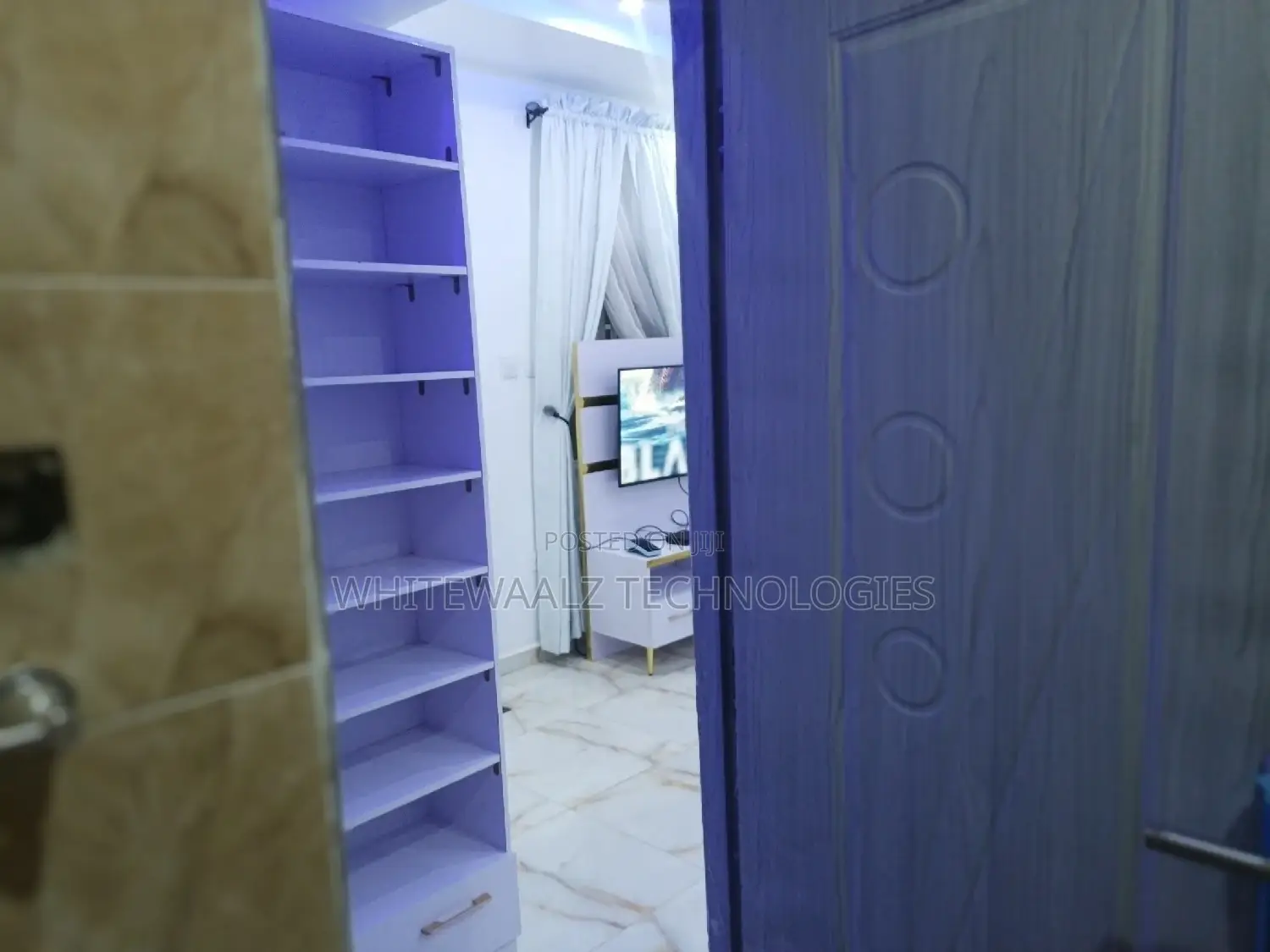Whitewaalz Serviced Self Contain Apartment in Phase 2 / Jikwoyi