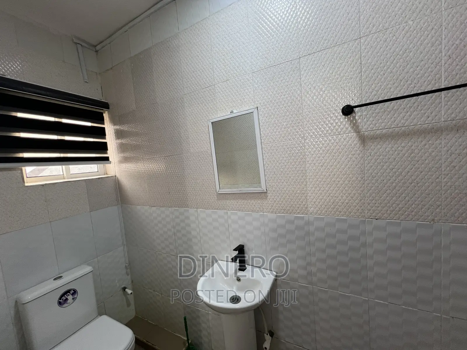 Dinero Jasper - One Bedroom Apartment in Ogunlana