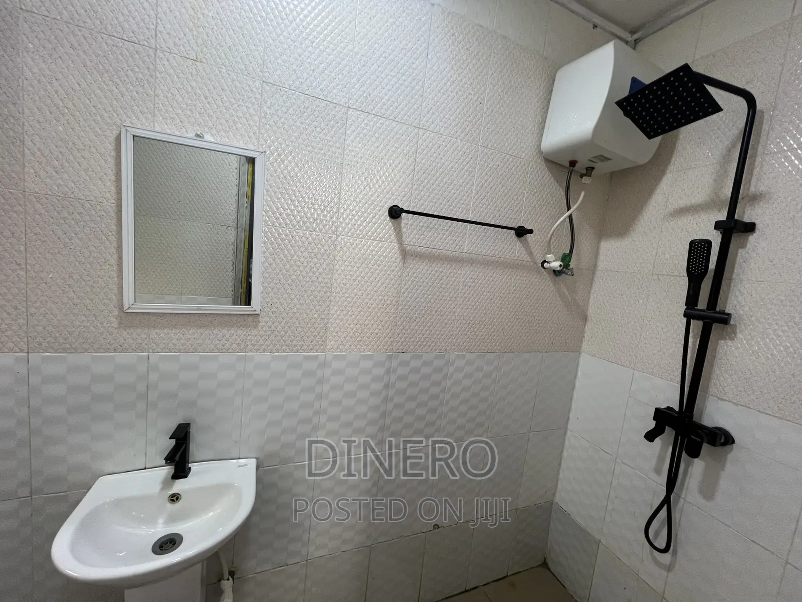 Dinero Jasper - One Bedroom Apartment in Ogunlana