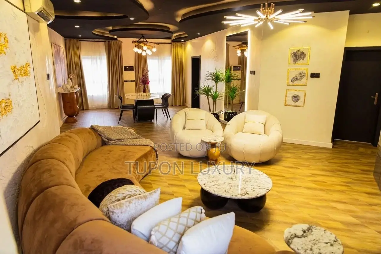 Luxury 3bedroom Apartment Chevron With Snooker in Chevron