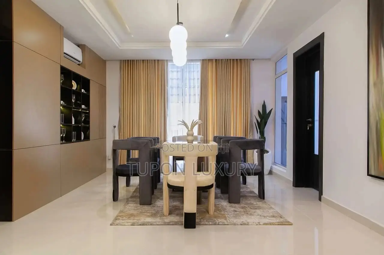 Luxury 3bdrm With Swimming Pool, in-House Cinema and Gym. in Victoria Island