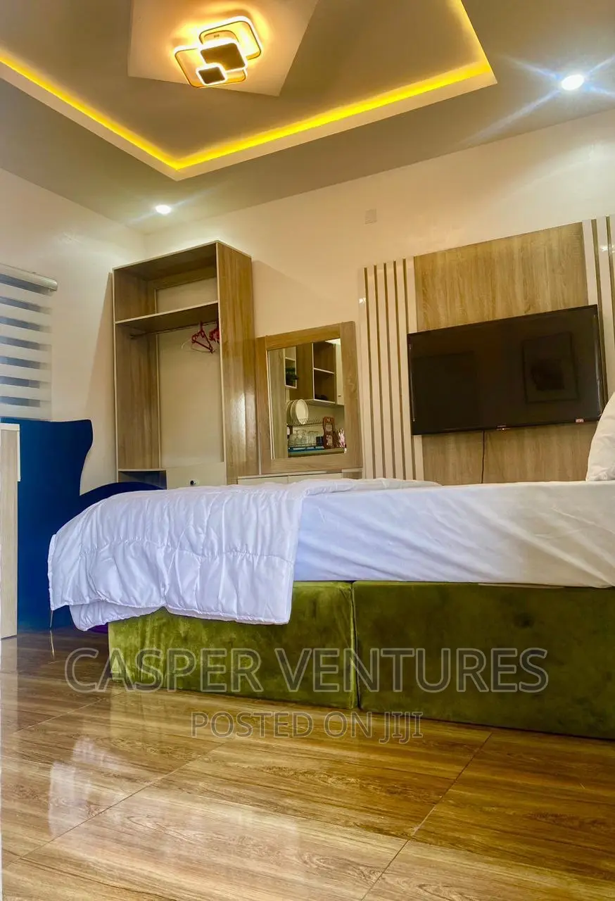 Stylish and Colorful Studio Apartment in Ikate