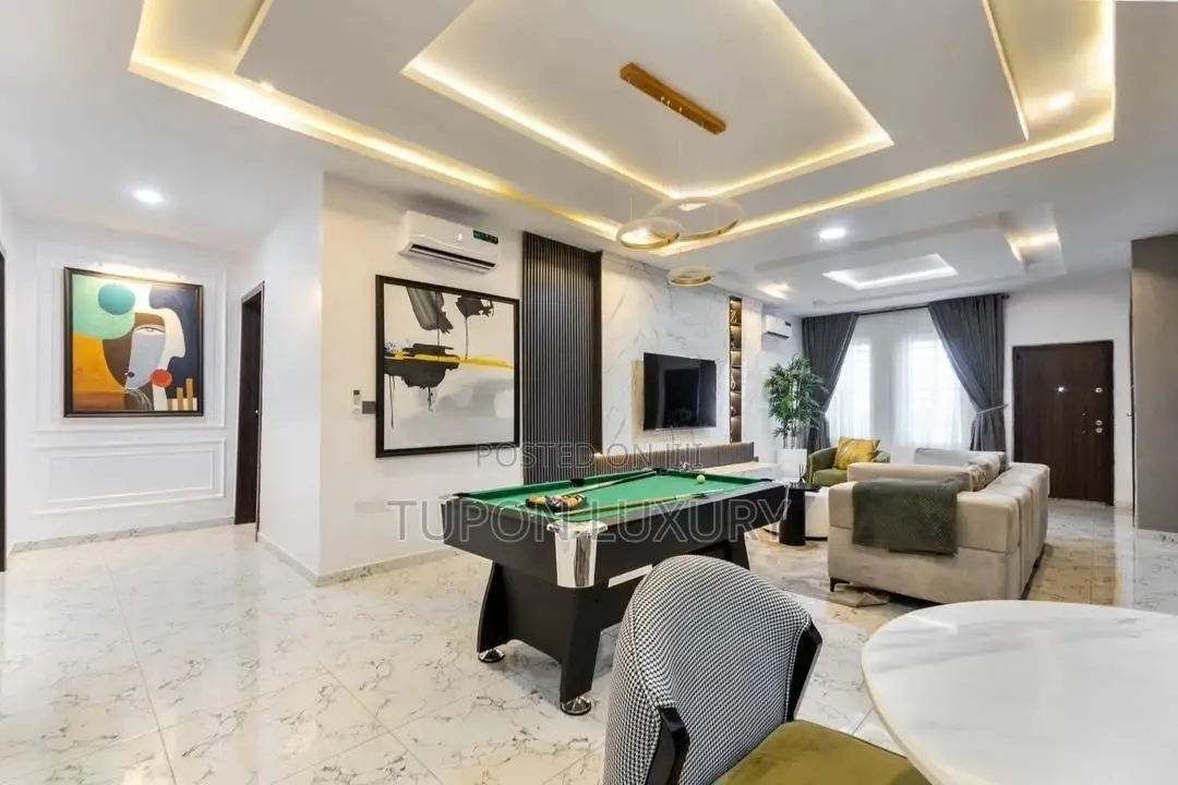 Luxury 2bedroom Penthouse With Snooker in Ikate