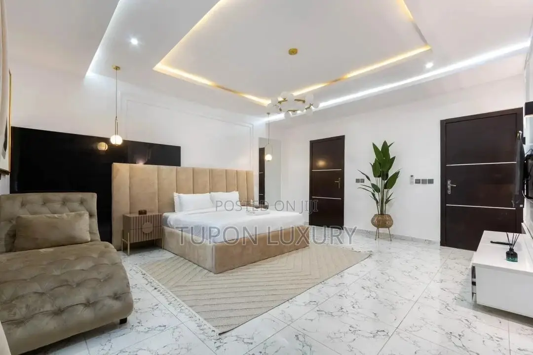 Luxury 2bedroom Penthouse With Snooker in Ikate