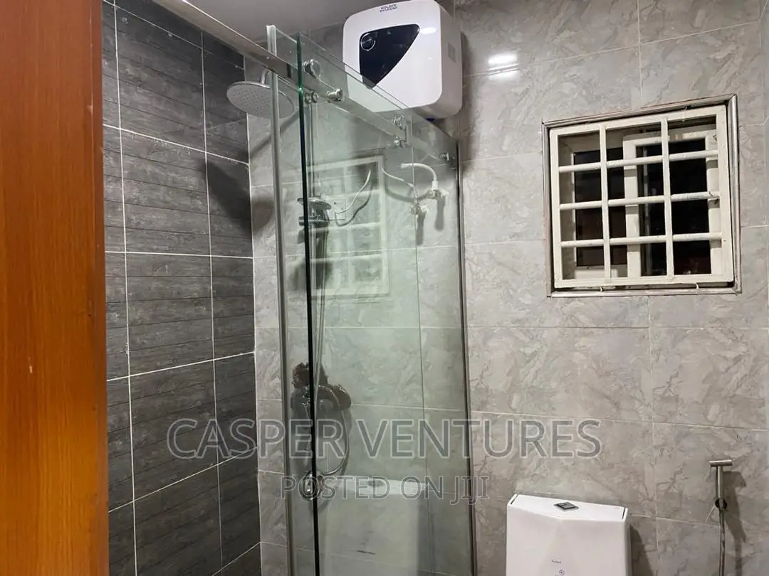 Lightning and Flashy 3-Bed Apartment in Ikota