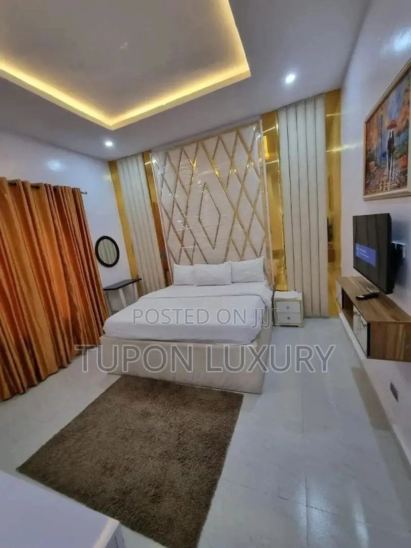 Luxury 1bedroom Apartment With Pool in Ikate in Ikate