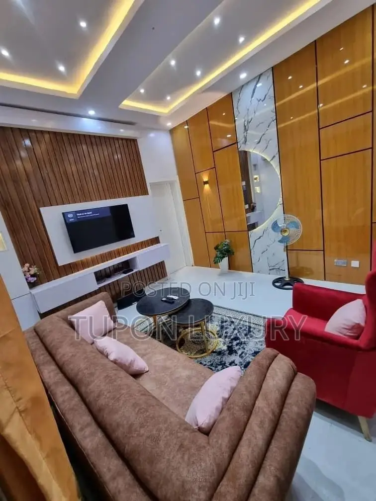 Luxury 1bedroom Apartment With Pool in Ikate in Ikate