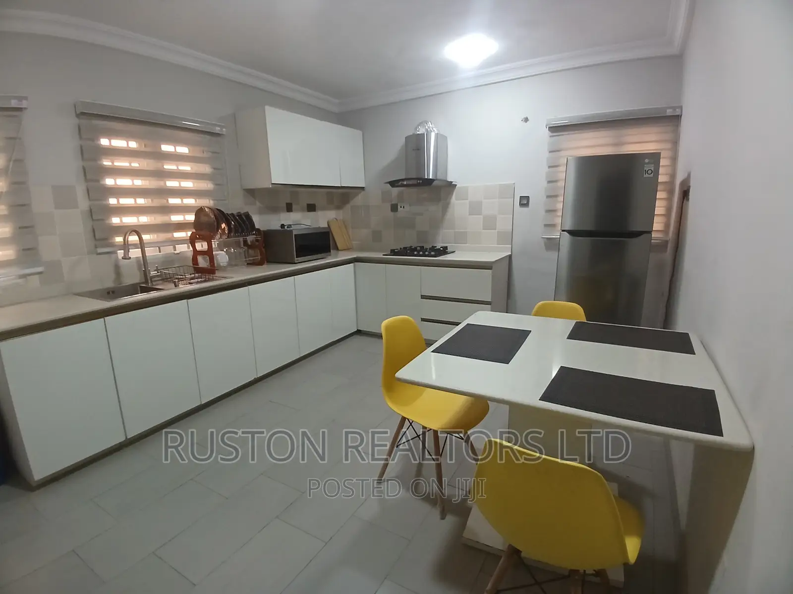 6 Bedroom Furnished and Serviced Apartment in Bodija