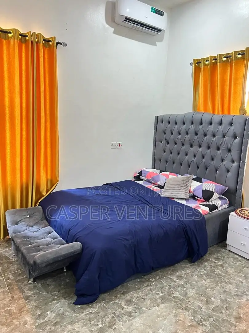 Glittering Masterbedroom in Ologolo