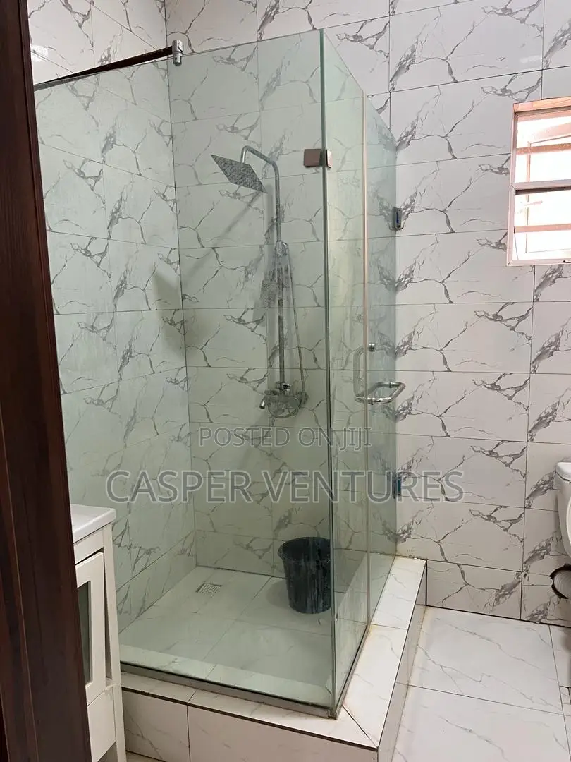 Glittering Masterbedroom in Ologolo