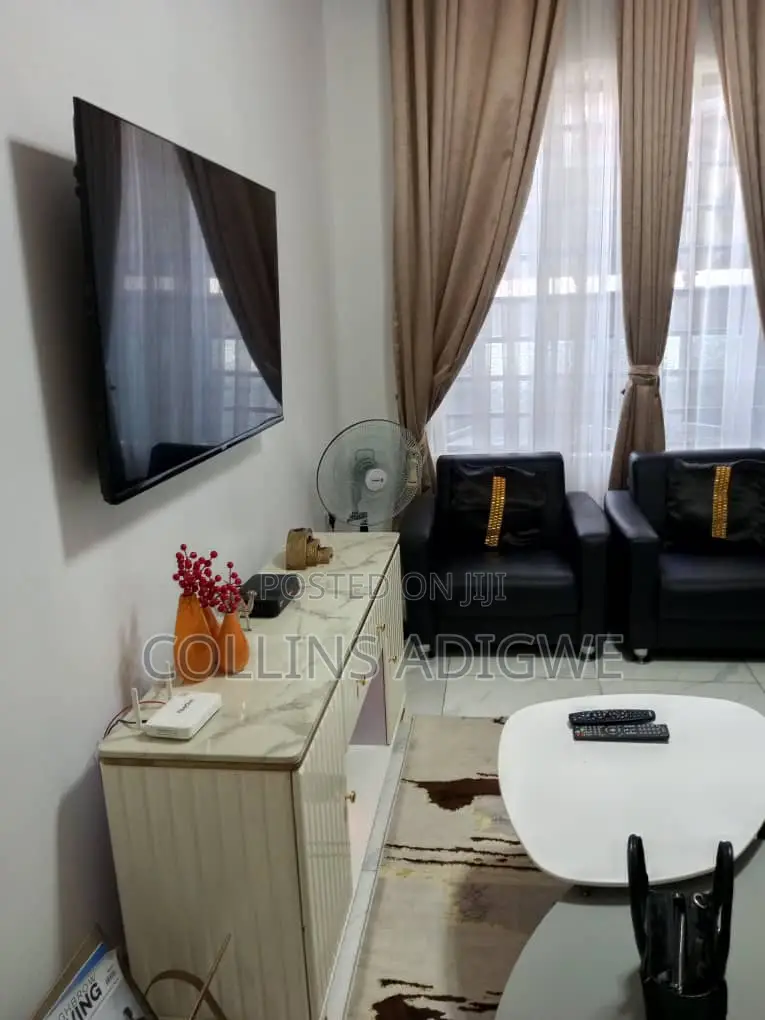 Luxurious 1 Bed Apartment in Lekki Phase 1