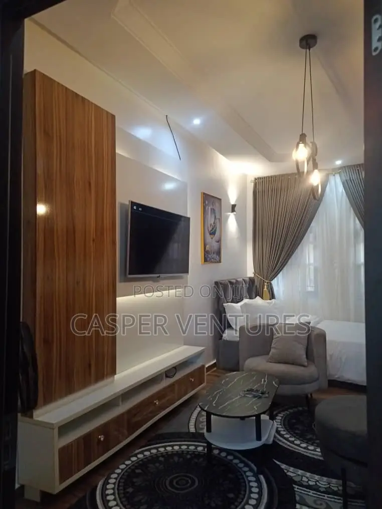 Colorful and Magical Apartment in Osapa london