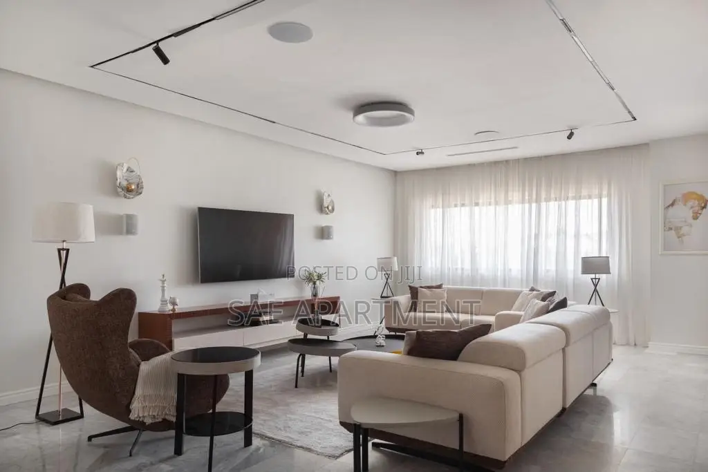 Luxurious Three Bedroom Apartment, Wuse 2 Abuja in Wuse 2
