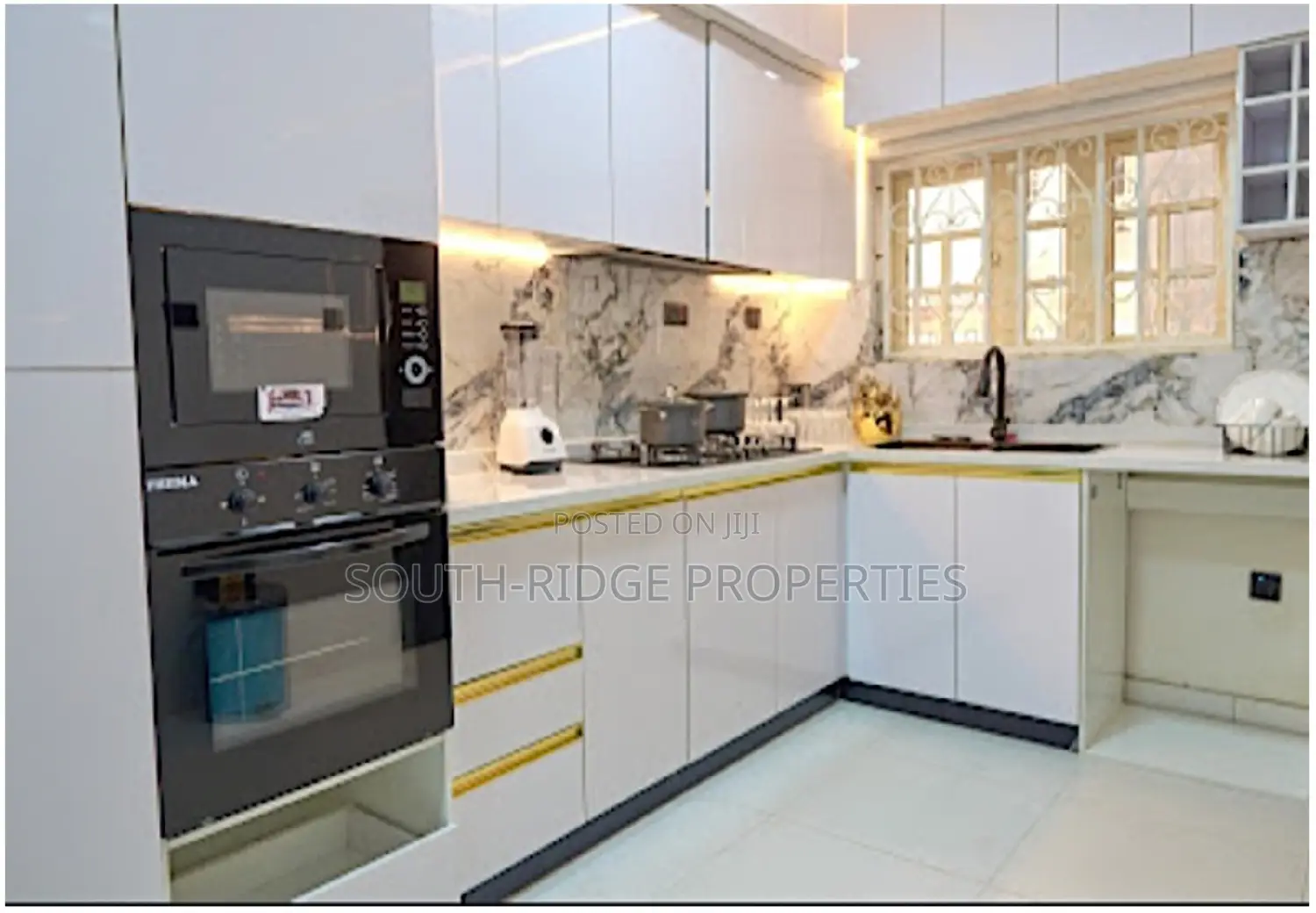 Luxurious Tastefully Furnished 3-bedroom + Gazebo in Mabushi