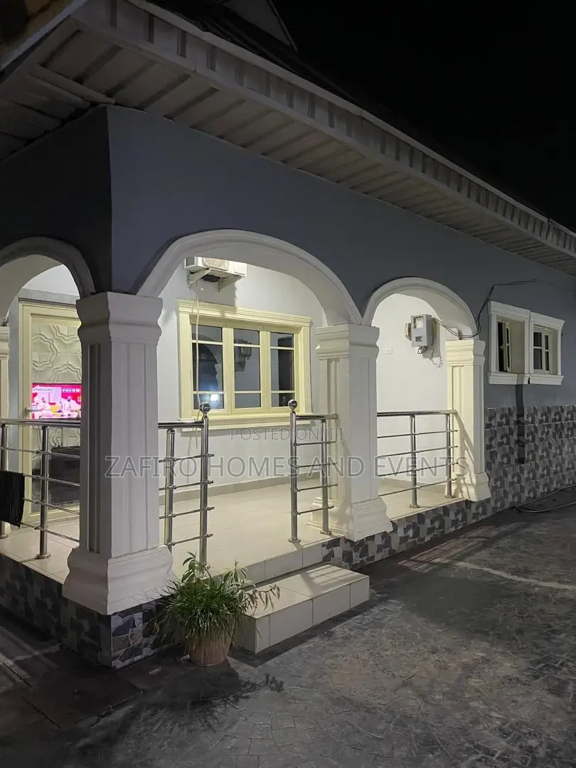 Nice 2 Bedroom Shortlet Apartment at Lere Adigun GRA Basorun in Basorun