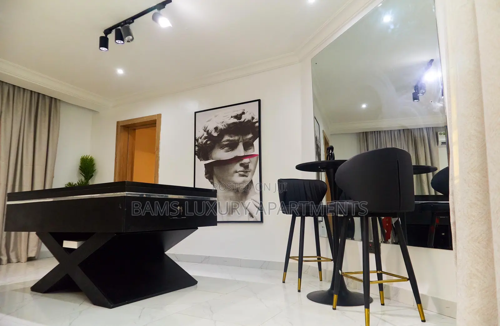 Sumptuous Two Beds in Lagos Island / Lagos Island