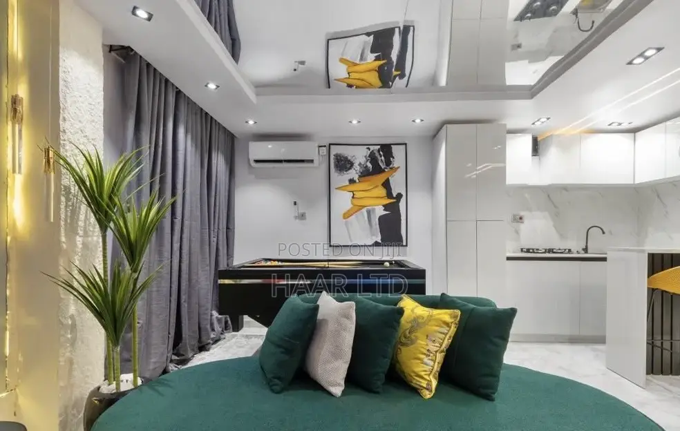 New Aesthetically One Bedroom Withceiling Mirror,Ps5,Snooker in Lekki Expressway