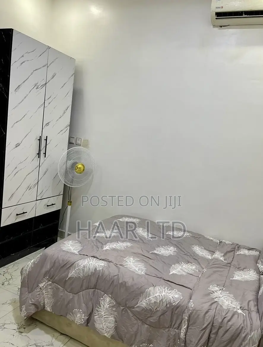 Weekly en-Suited Room With Wi-Fi and Netflix in Agungi