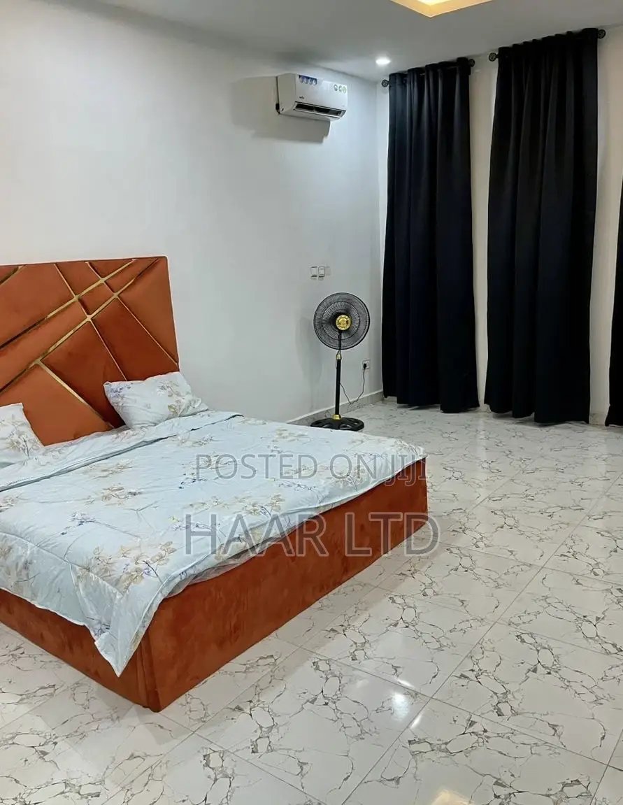 Weekly en-Suited Room With Wi-Fi and Netflix in Agungi