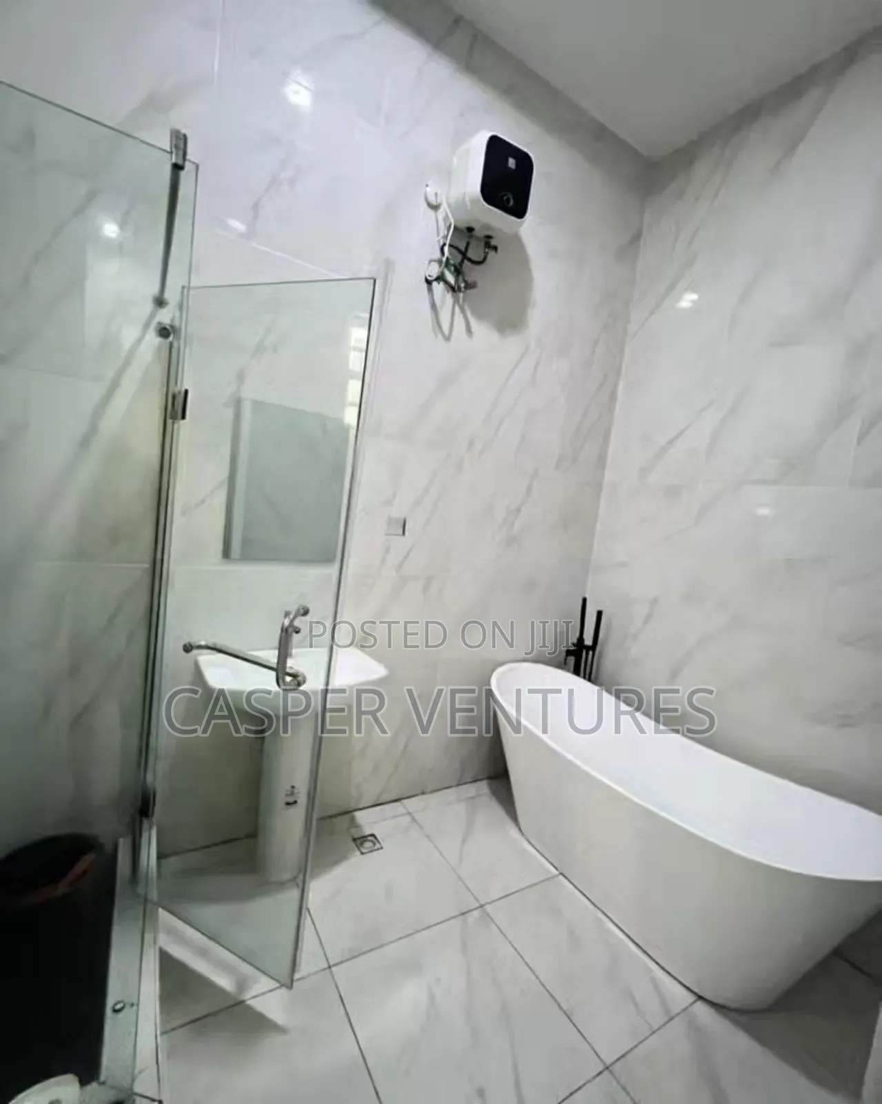 Spacious and Flashy Master Bedroom in Osapa london