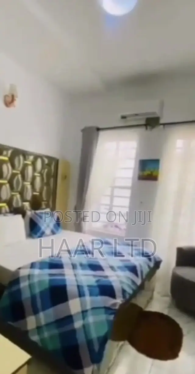 Weekly Shared Apartment Per Week With 24/7hrs Light and Wi-F in Lekki Phase 2
