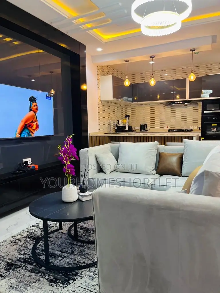 3 Bedroom Duplex With Ps5 in Ikate