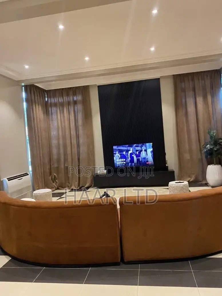 Luxurious Two (2) Bedroom Shortlet Service Apartment in Ahmadu Bello Way