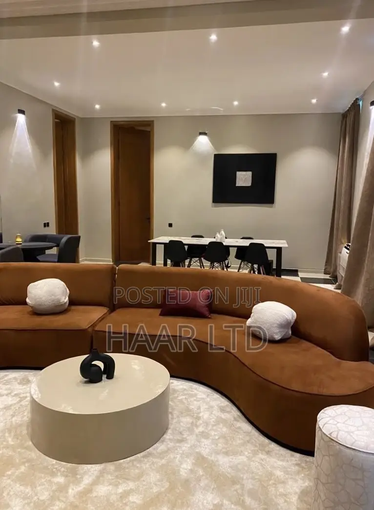 Luxurious Two (2) Bedroom Shortlet Service Apartment in Ahmadu Bello Way