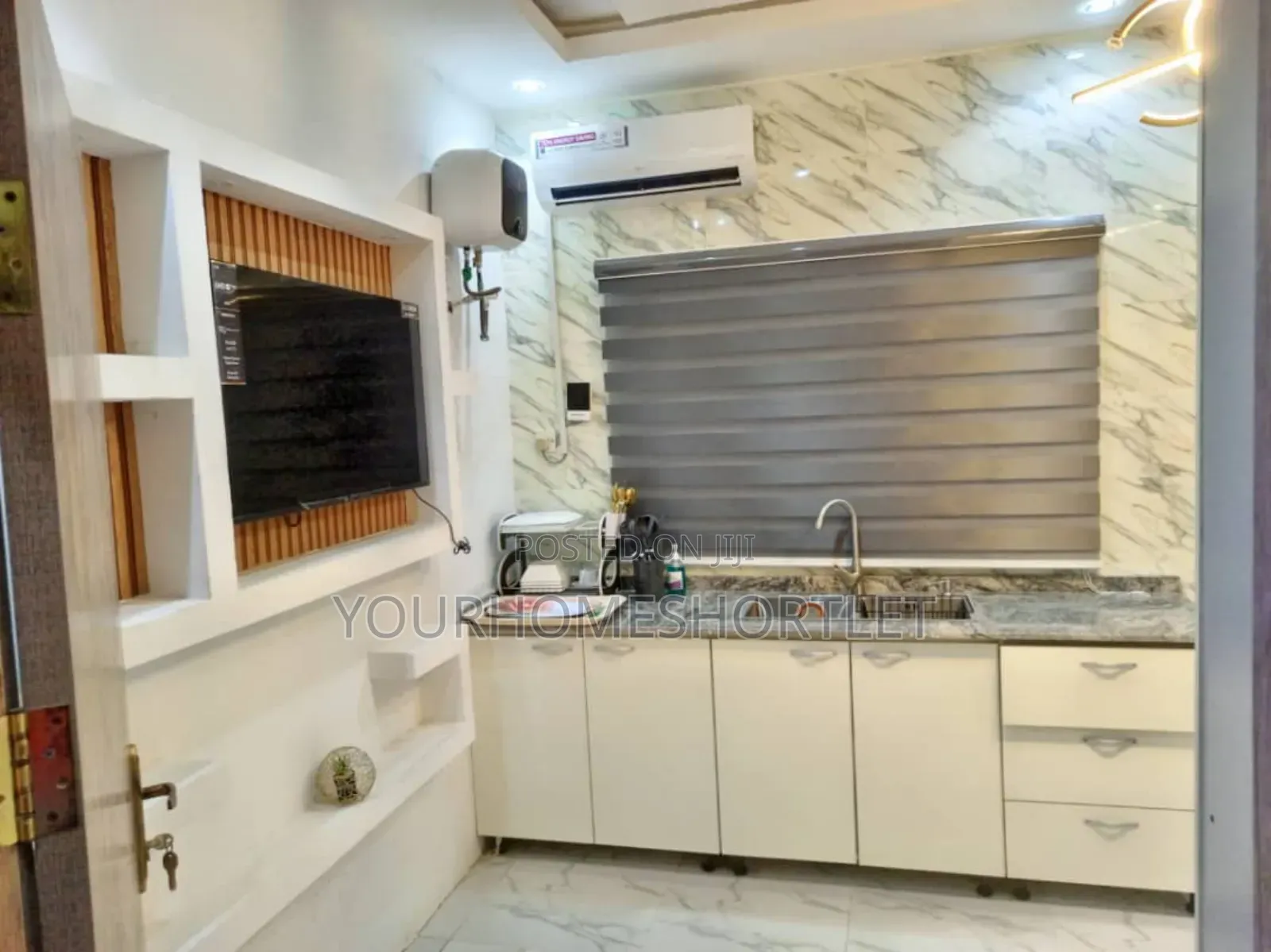 4 Bedroom With Snooker in Surulere in Ogunlana