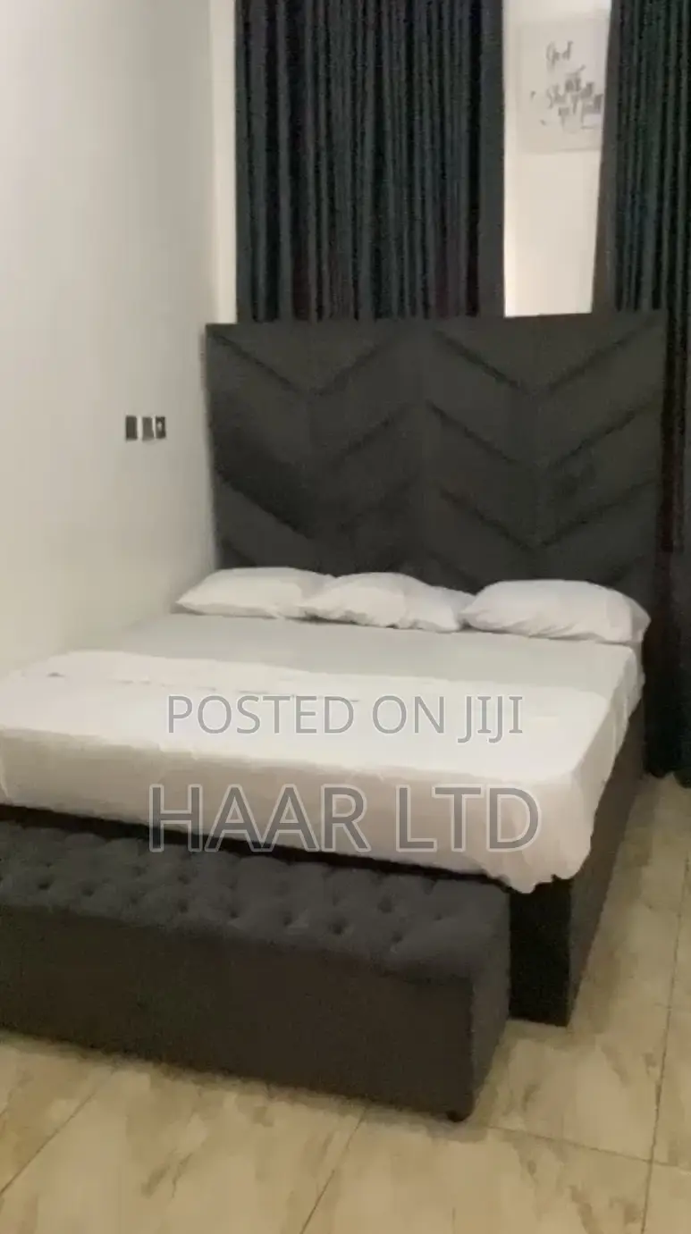 Weekly Apartment With Luxury Sitting Room and Netflix in Lekki Phase 2