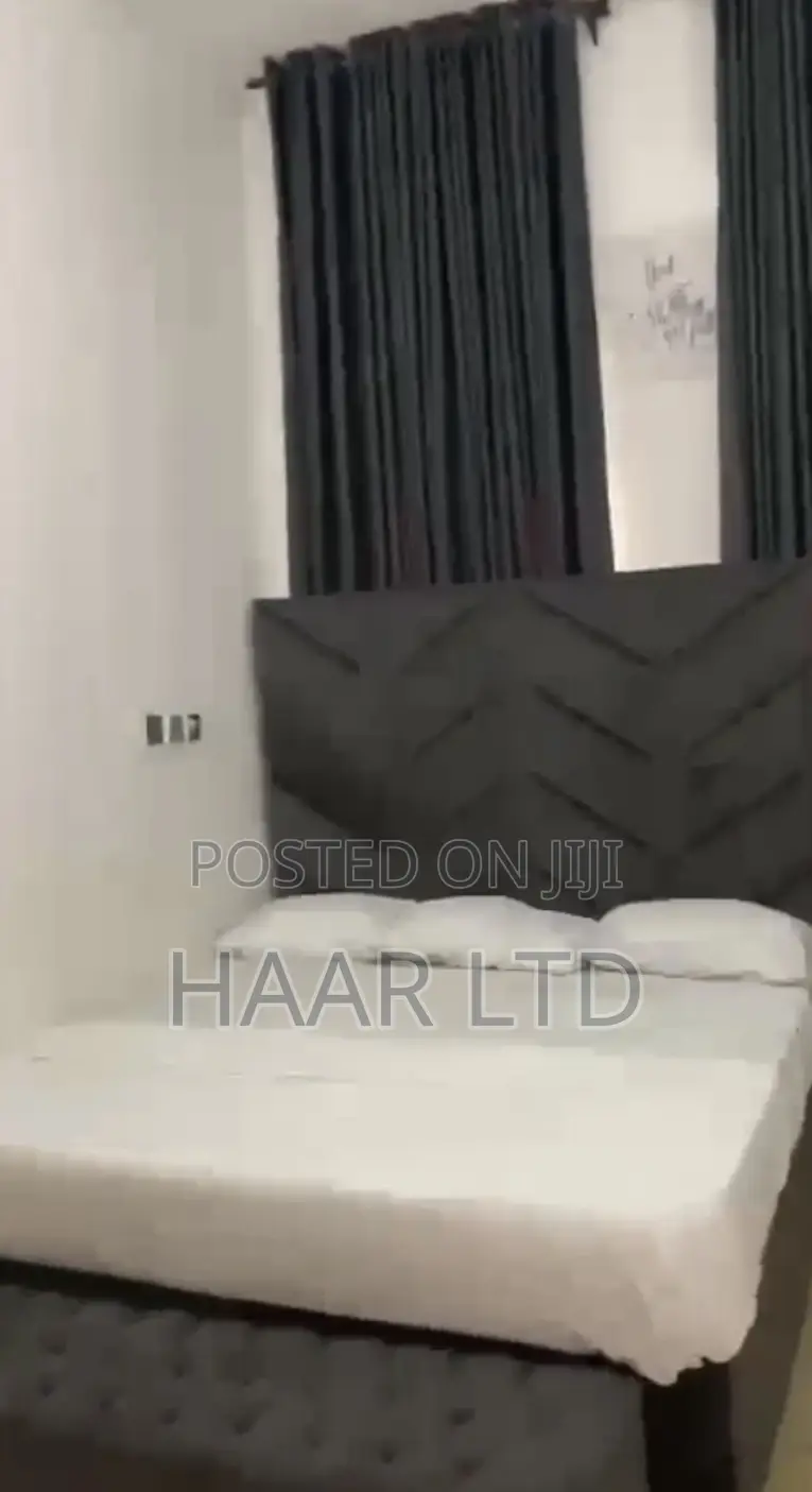 Weekly Apartment With Luxury Sitting Room and Netflix in Lekki Phase 2