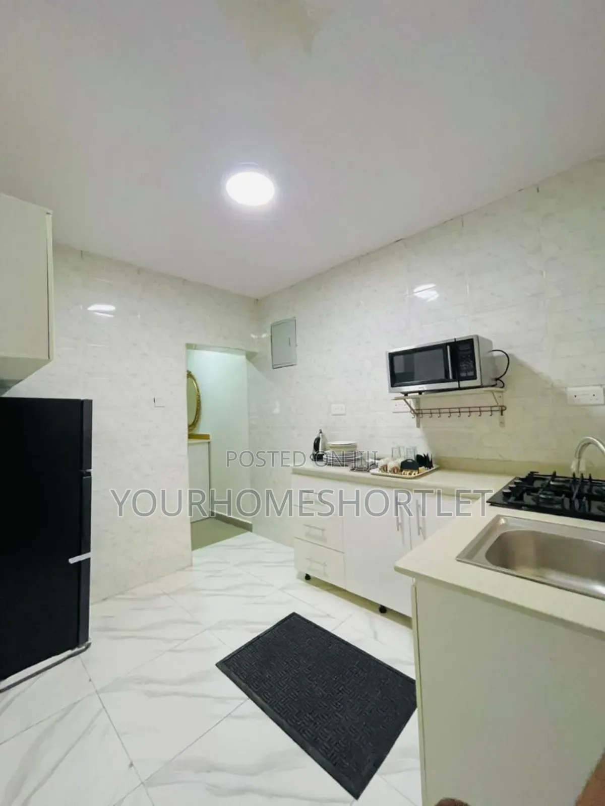 Tasteful 3 Bedroom Apartment in Randle Avenue