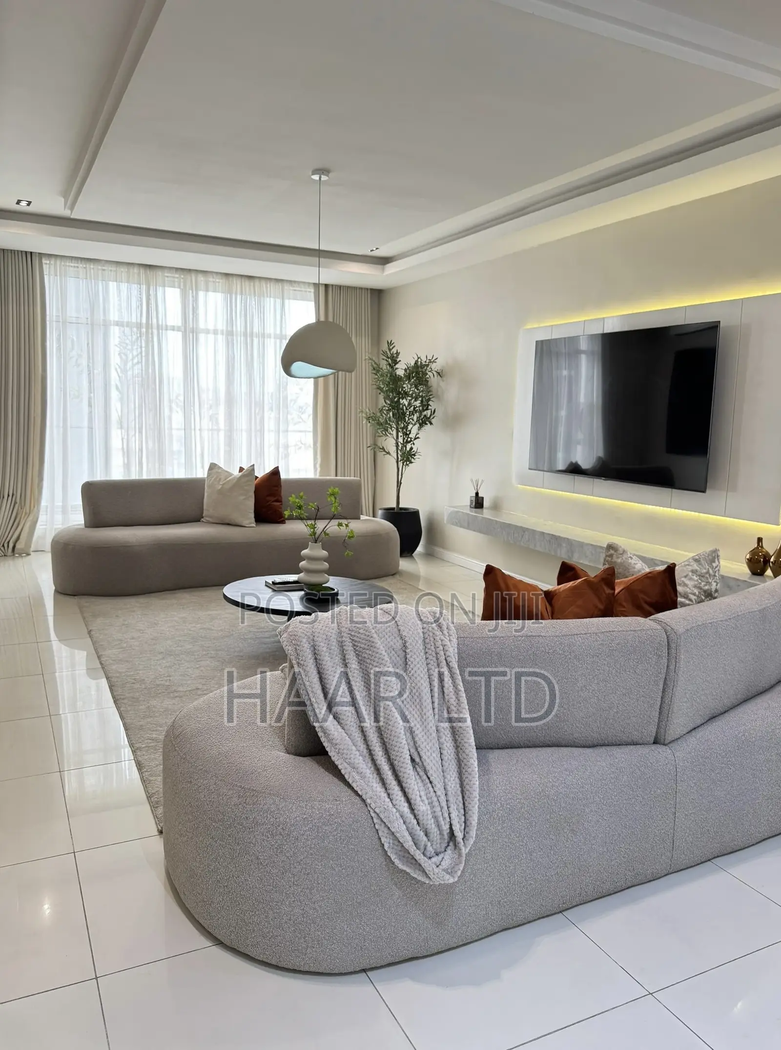 Spacious 3bedroom Apartment With Swimming Pool. in Ahmadu Bello Way