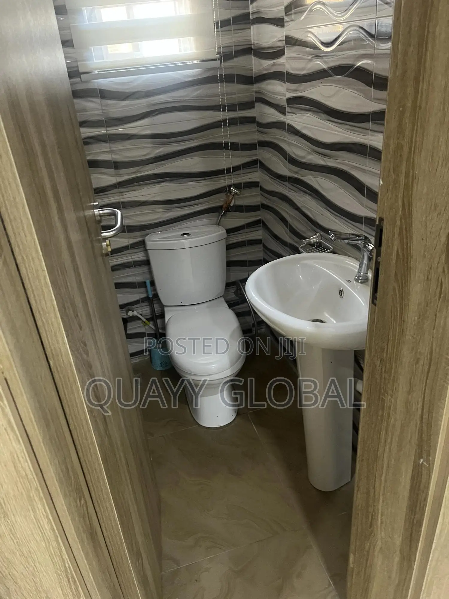 Spaciously Furnished With 24/7 Light and Wi-Fi in Dawaki