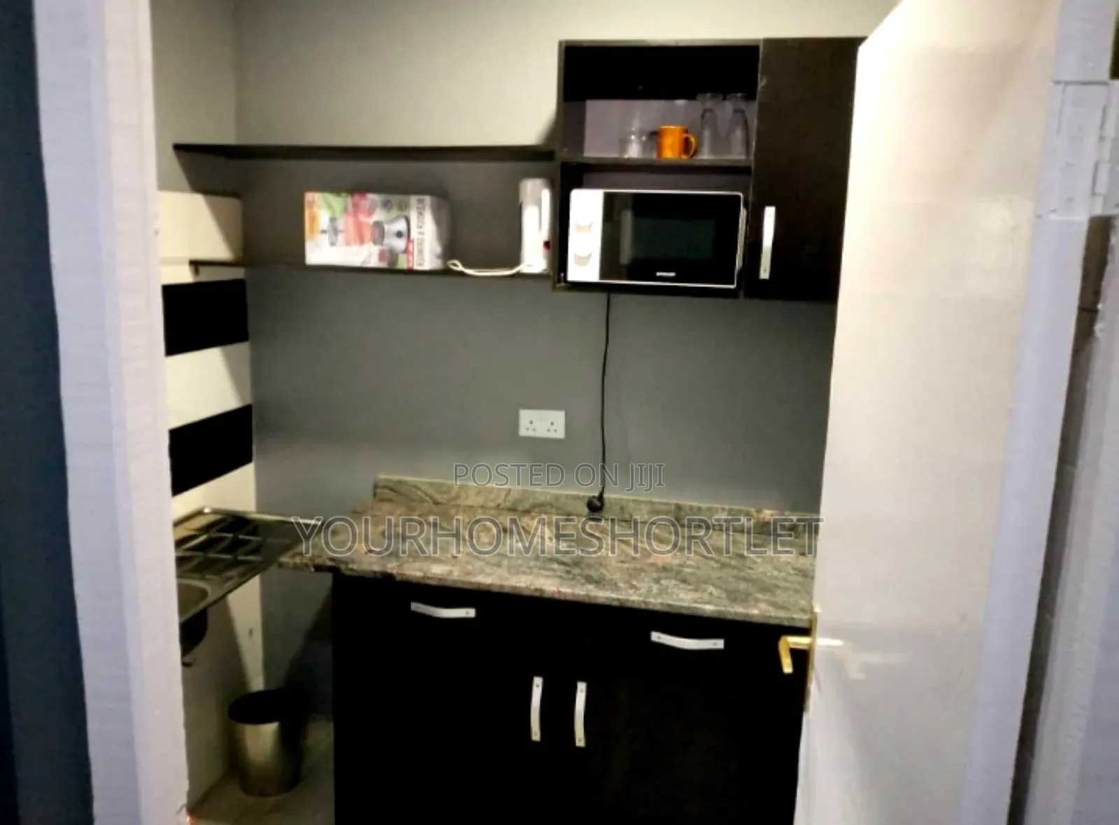 Comfy Studio Apartment for Daily /Weekly/Monthly in Adeniyi Jones