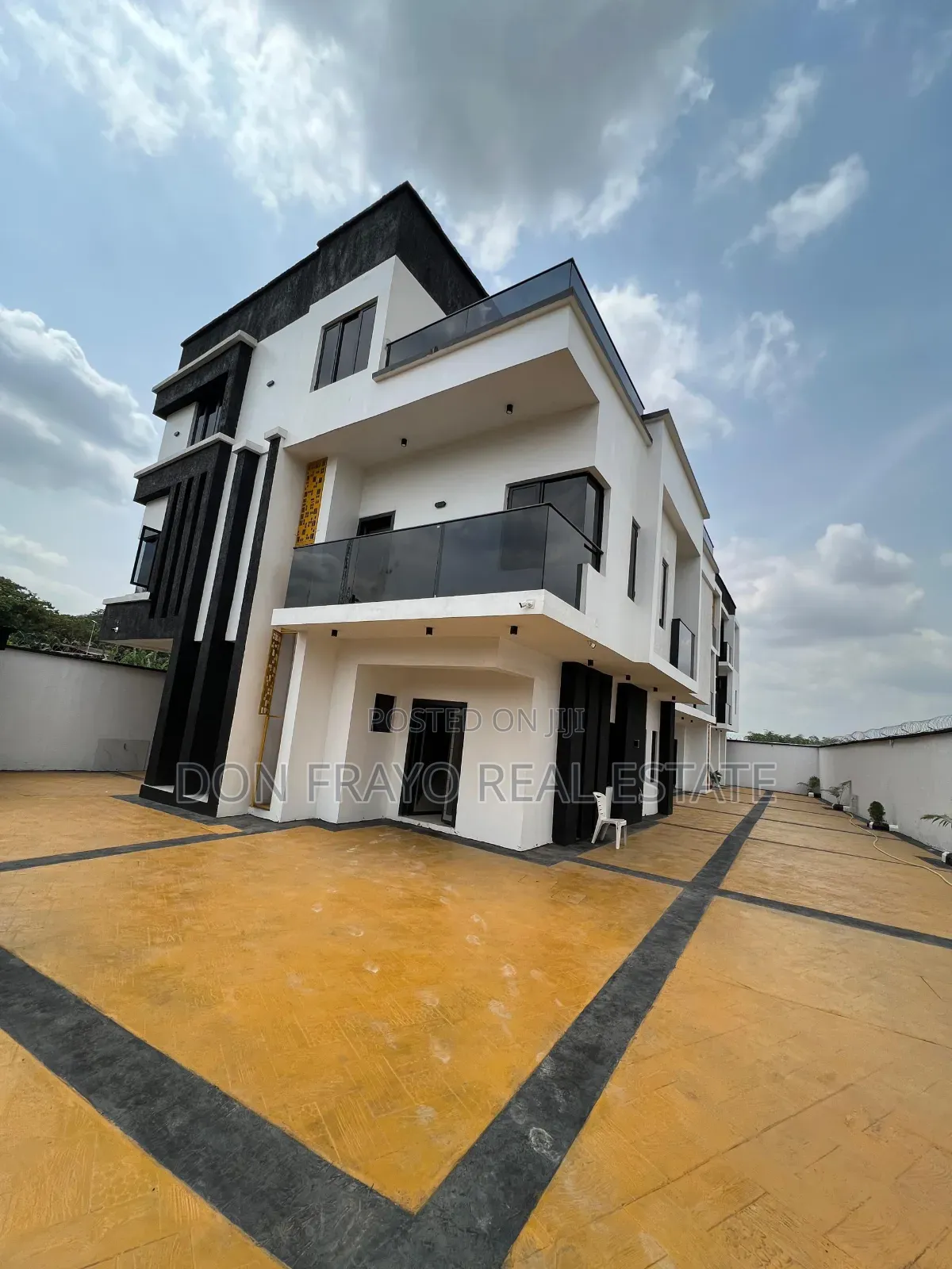 1 Bed Parlor Short Let in Ikolaba Estate Agodi Gra Area in Bodija