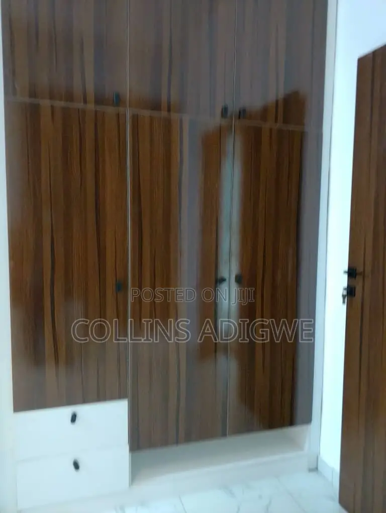 5 Bedroom Duplex Fully Detached for Shortlet in VGC / Ajah
