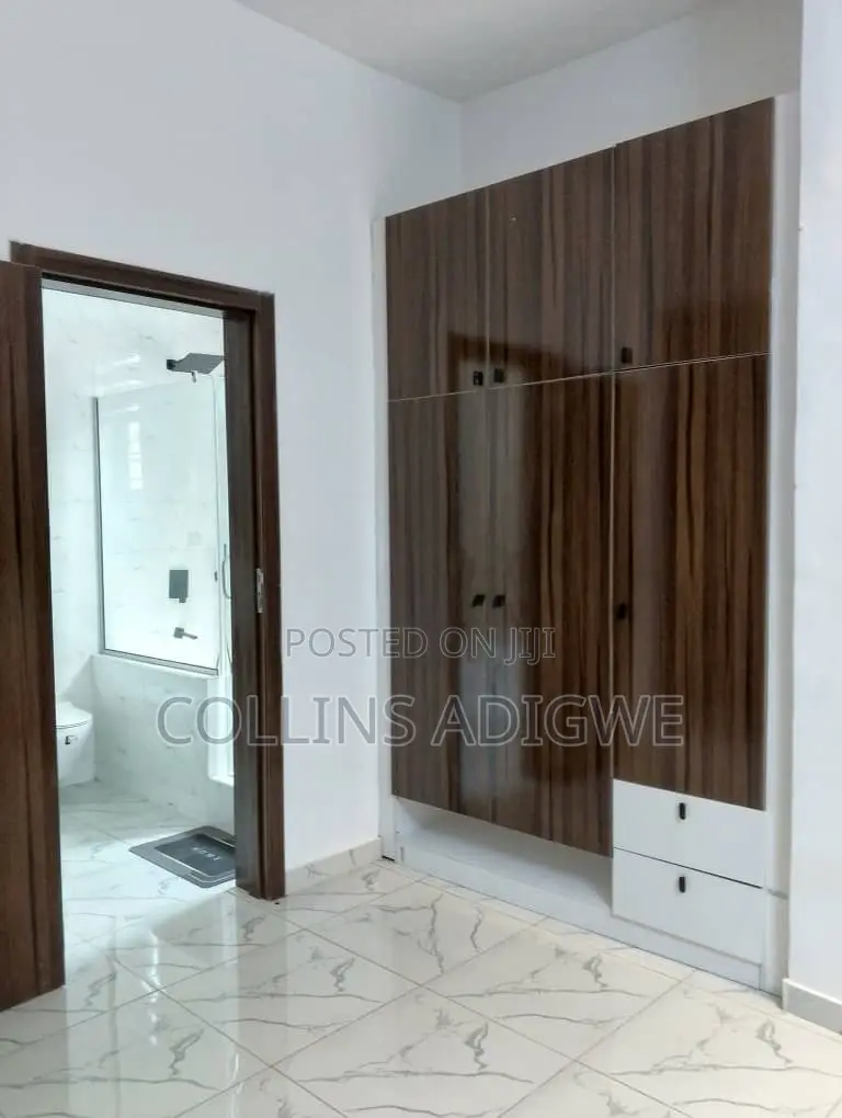 5 Bedroom Duplex Fully Detached for Shortlet in VGC / Ajah