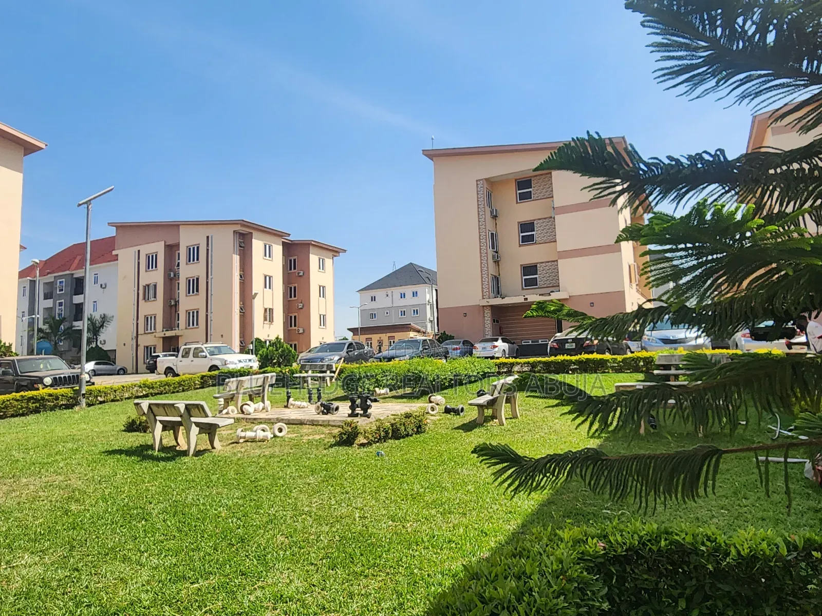 Fully Serviced Luxury One (1) Bedroom Apartment (Ensuite) in Wuye