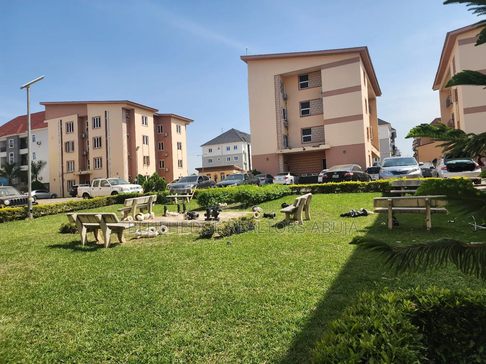 Fully Serviced Luxury One (1) Bedroom Apartment (Ensuite) in Wuye