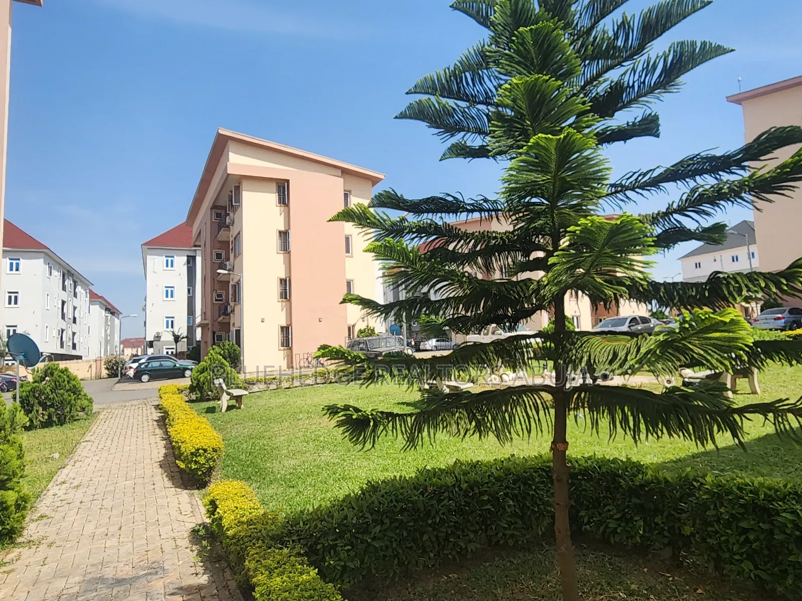 Fully Serviced Luxury One (1) Bedroom Apartment (Ensuite) in Wuye