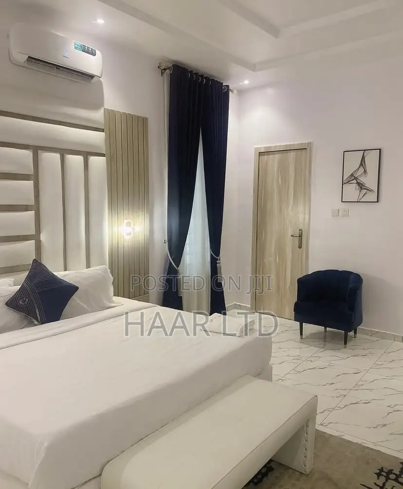 Weekly Luxury Room Per Week in Lekki Phase 2