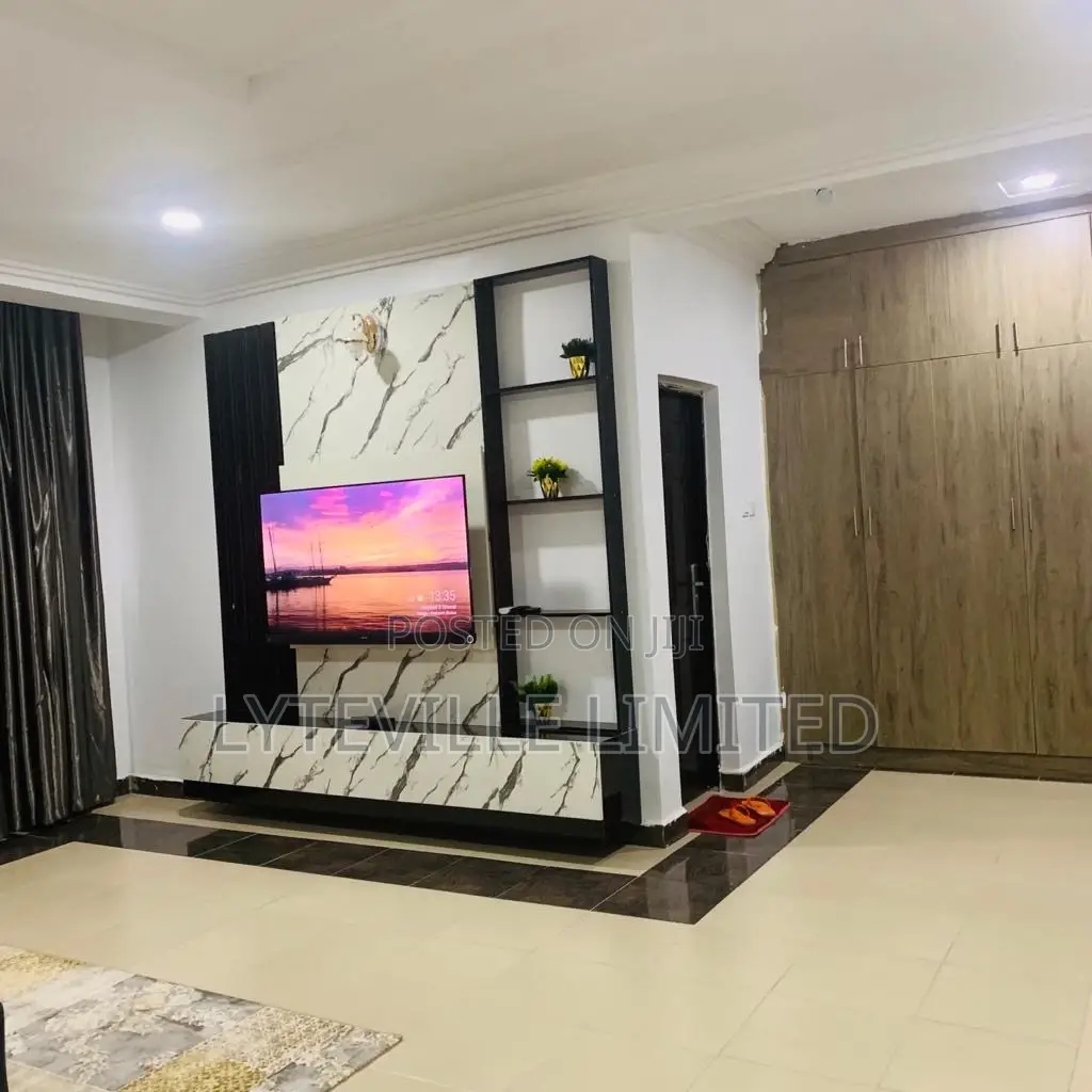 Luxurious 3-Bedroom in Wuye