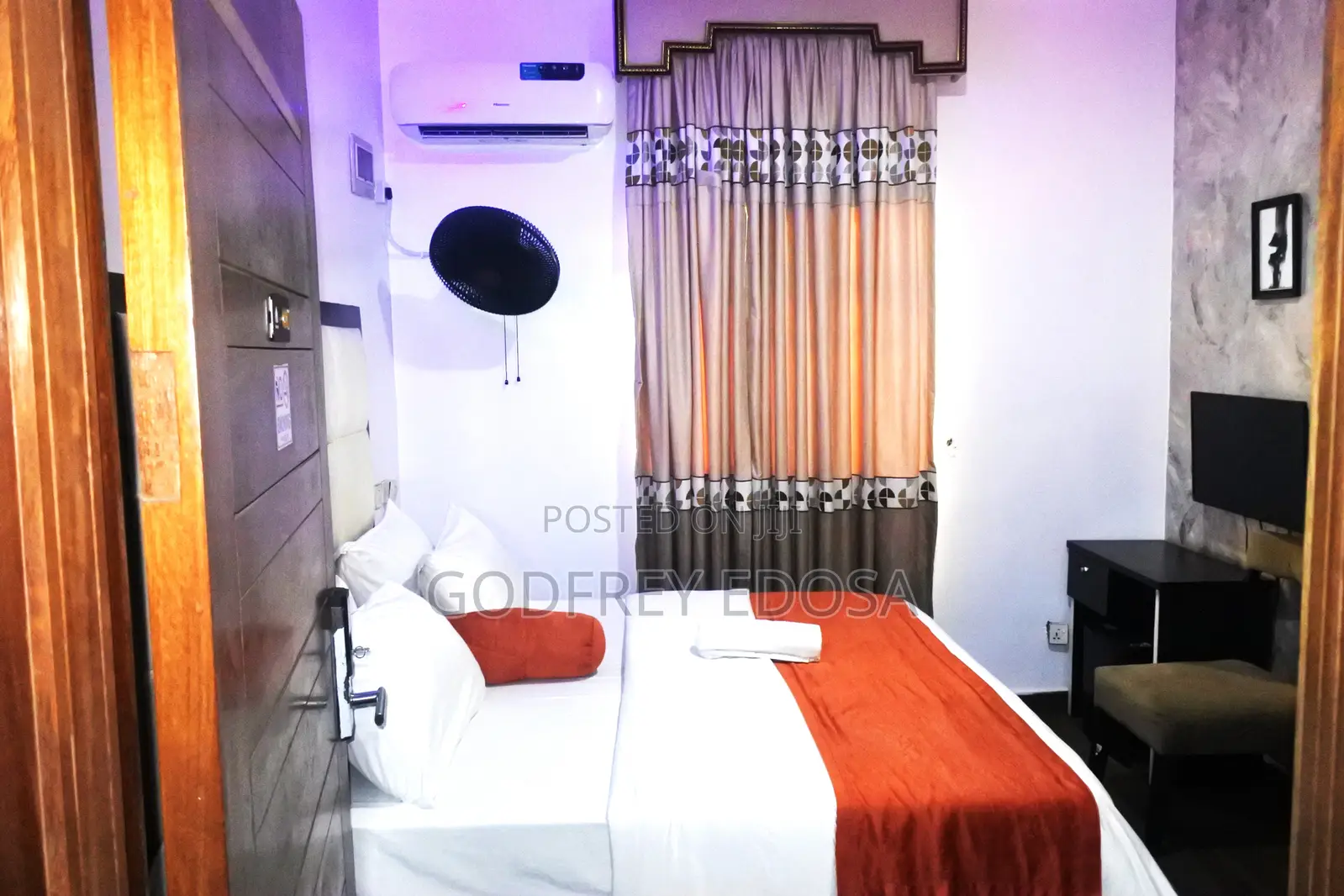 Single Rooms Hotel in Sangotedo