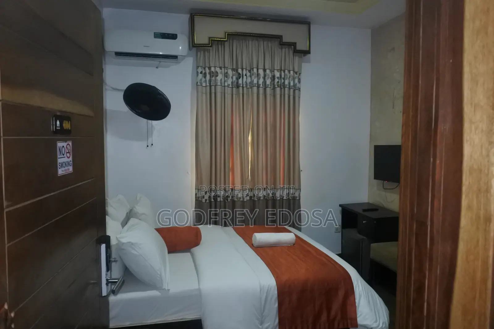 Single Rooms Hotel in Sangotedo