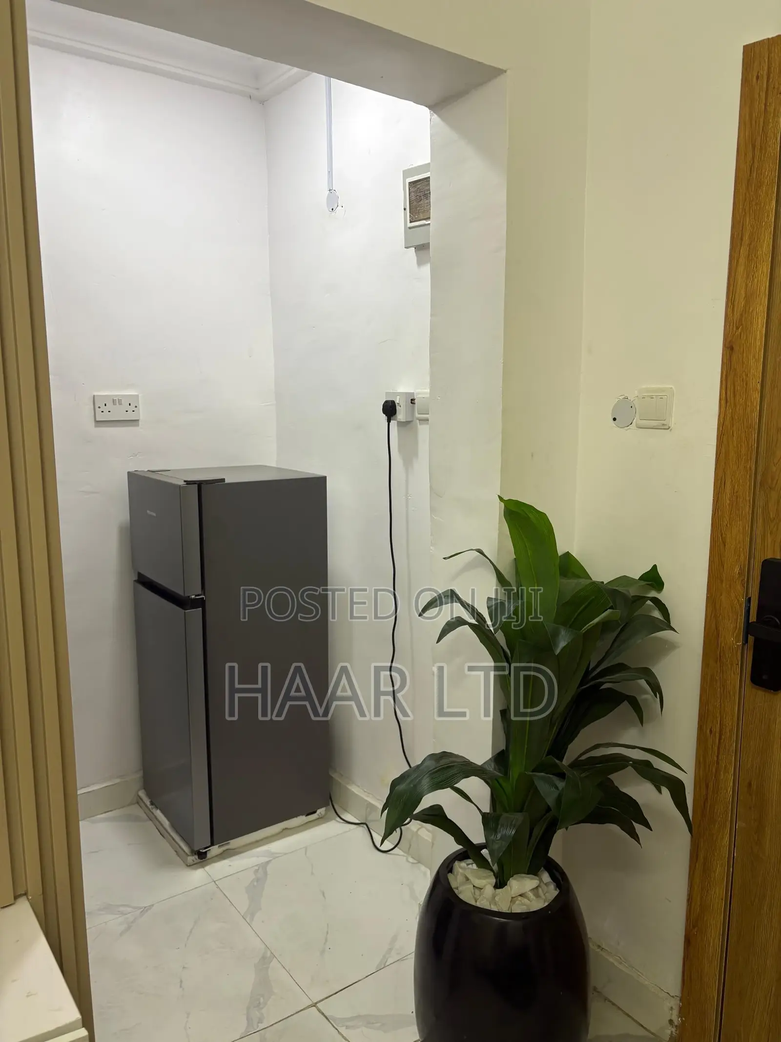 Beautiful Studio Apartment With Kitchen in Yaba in Akoka