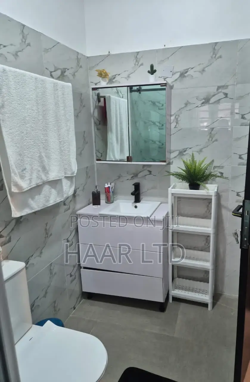 Fully Furnished Well Serviced 3 Bedroom in Lekki in Ikota