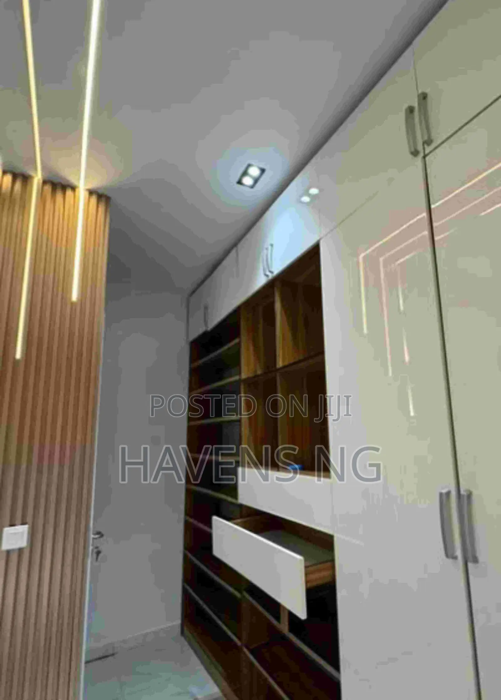 Beautiful 2 Bedroom With Ps5 and Snooker Board in Ologolo