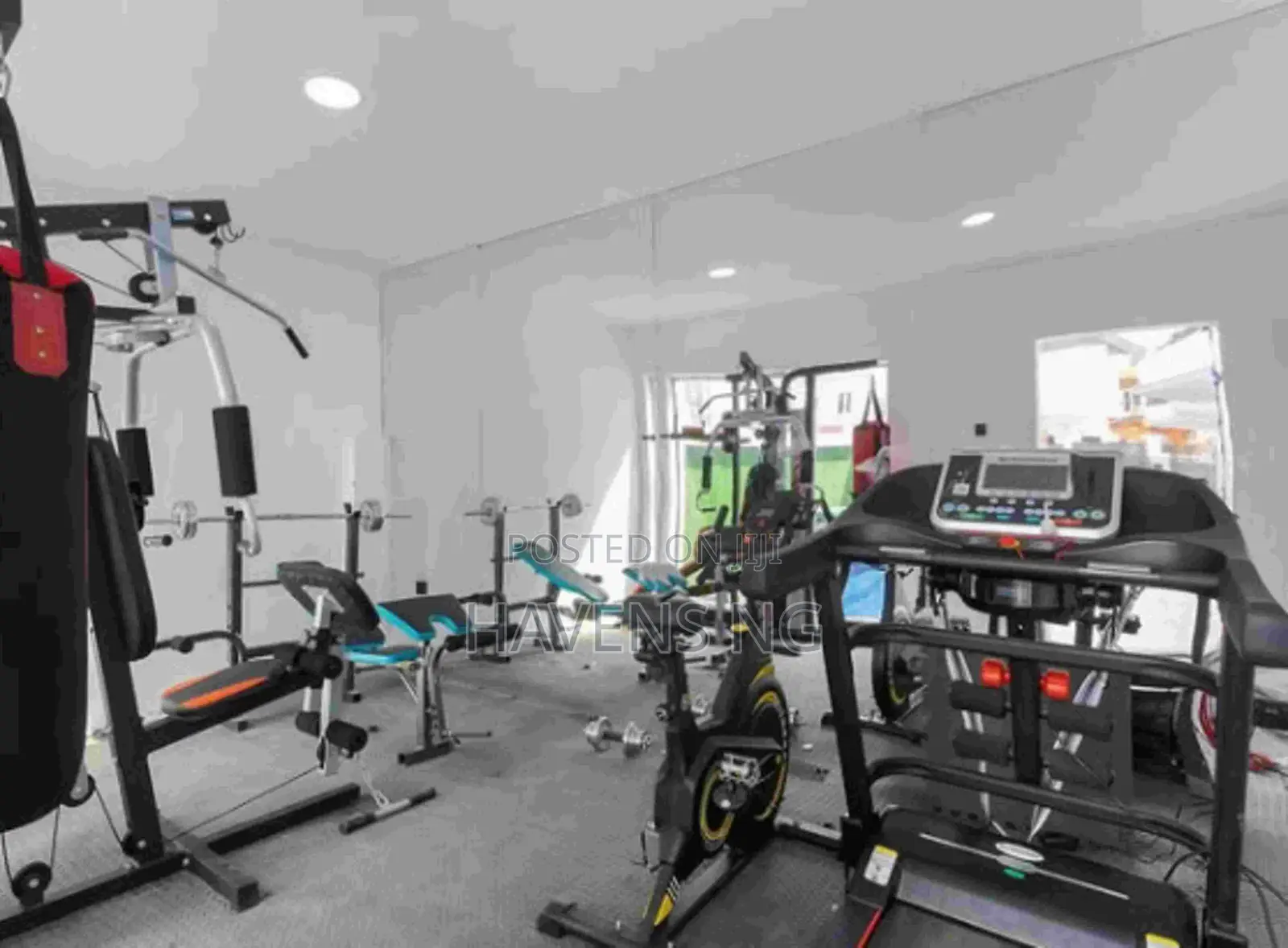 1 Bedroom Apartment With Swimming Pool Gym in Osapa london