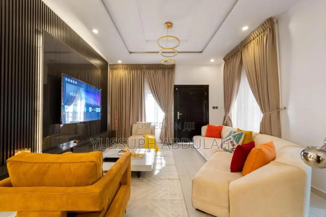 4 Bedrooms Short Let Victoria Island in Victoria Island